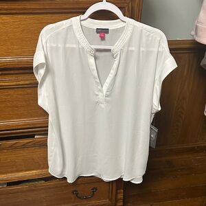 Vince Camuto Cream Split V-Neck Short Sleeve Blouse